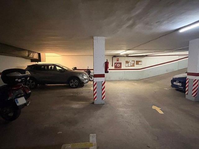 Garaje en alquiler en calle Del General Weyler, Badalona, de 9 m² por 70