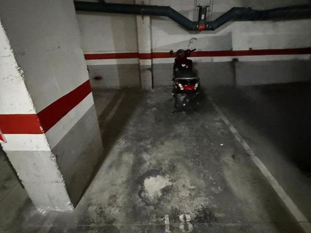 Garaje en alquiler en calle Del Rosselló, Barcelona, de 11 m² por 100