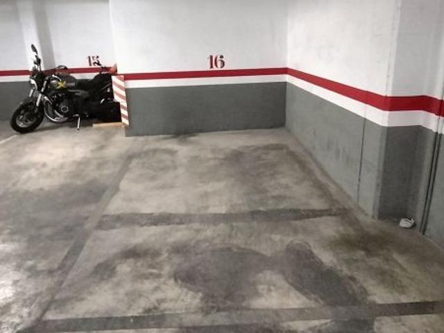 Garaje en alquiler en calle Del Torrent de L'olla, Barcelona, de 12 m² por 135