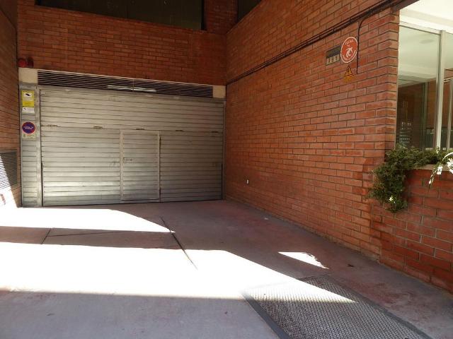 Garaje en alquiler en calle Dels Morató, Vic, de 12 m² por 75