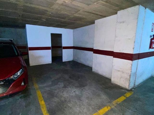 Garaje en alquiler en calle Dels Remences, Girona, de 22 m² por 130