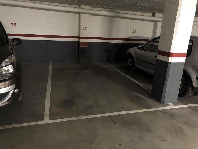 Garaje en alquiler en calle Emili Grahit, Girona, de 12 m² por 90