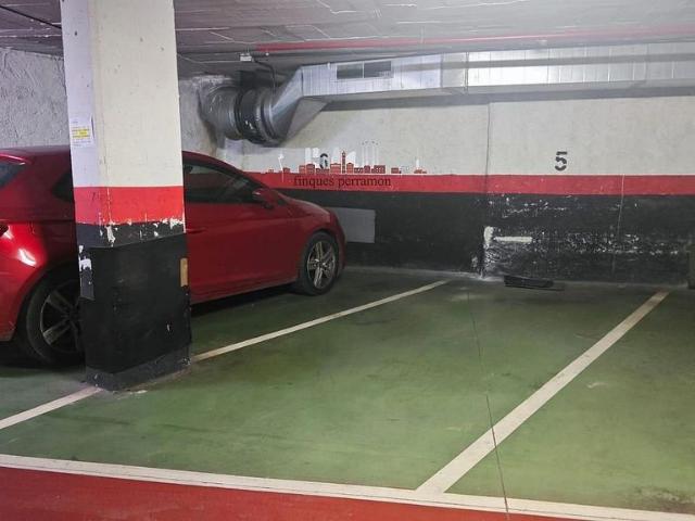 Garaje en alquiler en calle Flors de Maig, Barcelona, de 10 m² por 100