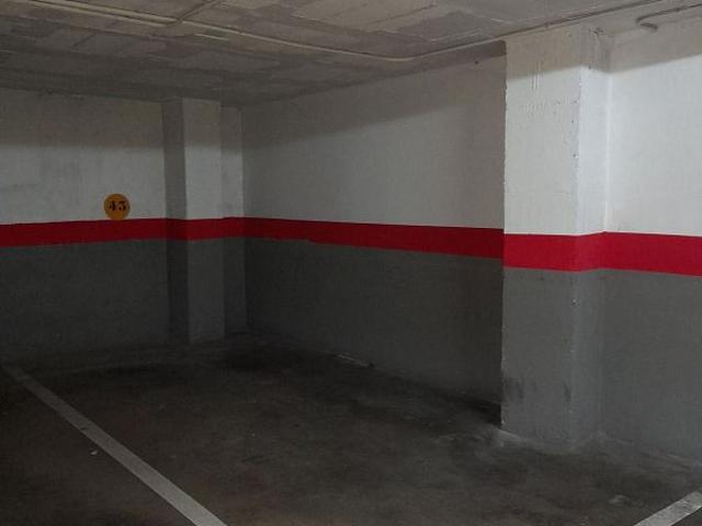 Garaje en alquiler en calle Ibèria, Girona, de 12 m² por 85