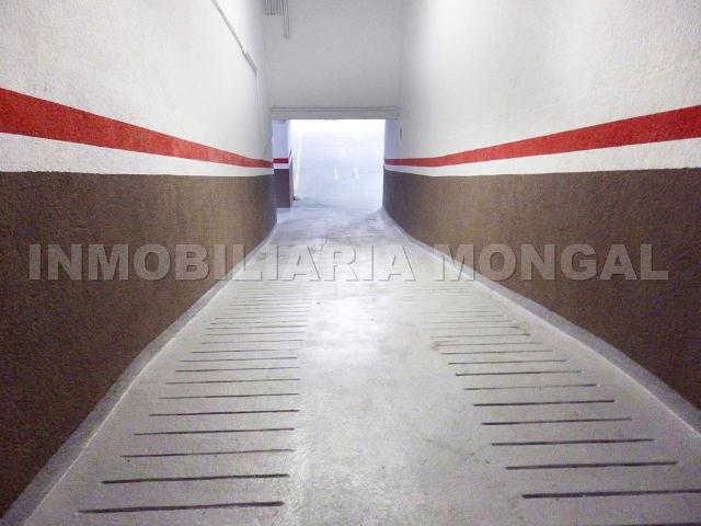 Garaje en alquiler en calle Joan Martí, Sant Boi de Llobregat, de 10 m² por 95