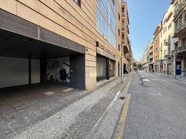 Garaje en alquiler en calle Juli Garreta, Girona, de 13 m² por 120