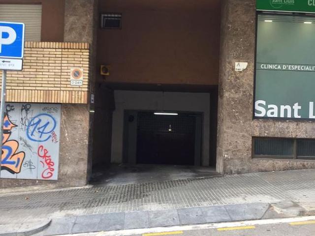 Garaje en alquiler en calle Lepanto, Barcelona, de 12 m² por 130