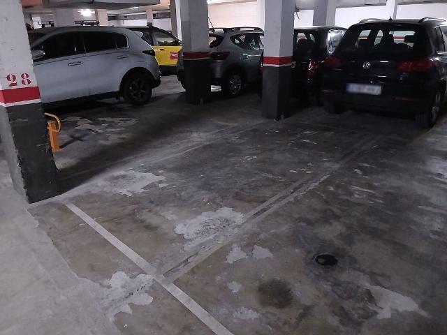 Garaje en alquiler en calle Mossèn Jacint Verdaguer, Santa Coloma de Gramanet, de 8 m² por 75