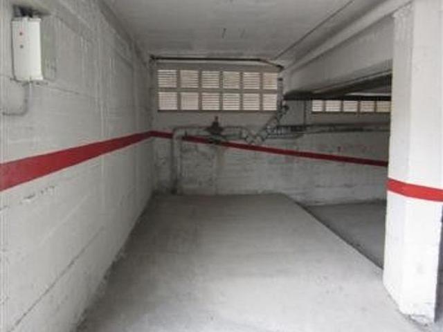 Garaje en alquiler en calle Marquès de Caldes de Montbui, Girona, de 12 m² por 60