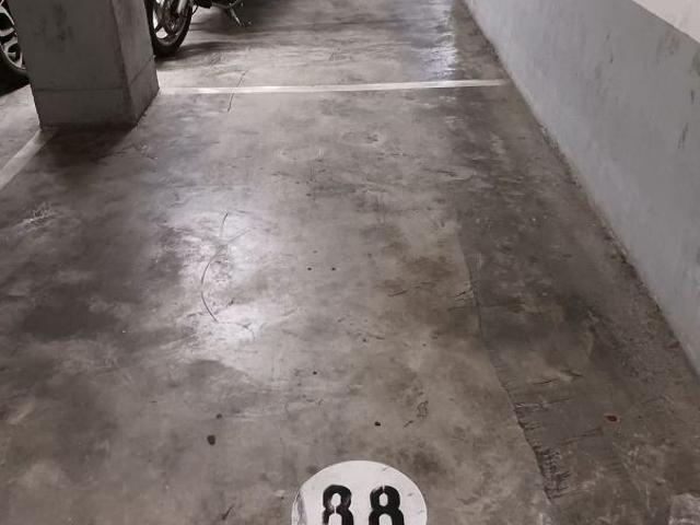 Garaje en alquiler en calle Migdia, Girona, de 21 m² por 110