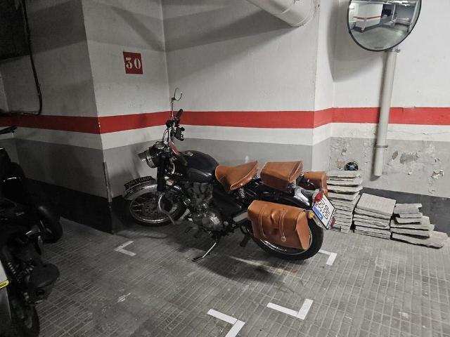 Garaje en alquiler en calle Numància, Barcelona, de 2 m² por 35