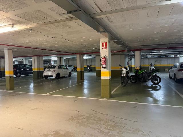 Garaje en alquiler en calle Sant Miquel, Girona, de 14 m² por 85