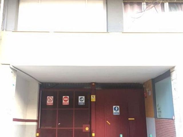 Garaje en alquiler en calle Santa Eulàlia, Hospitalet de Llobregat, L´, de 15 m² por 100