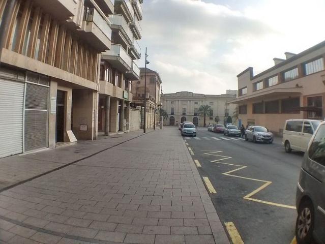 Garaje en alquiler en calle Prat de la Riba, Reus, de 13 m² por 90