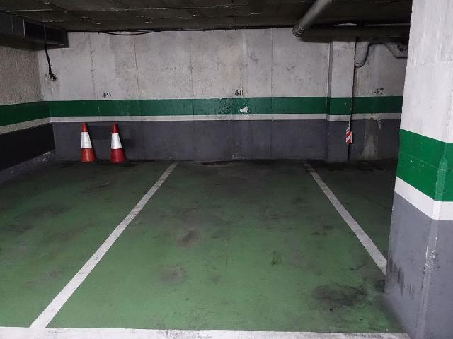 Garaje en alquiler en calle Rosell, Hospitalet de Llobregat, L´, de 12 m² por 97