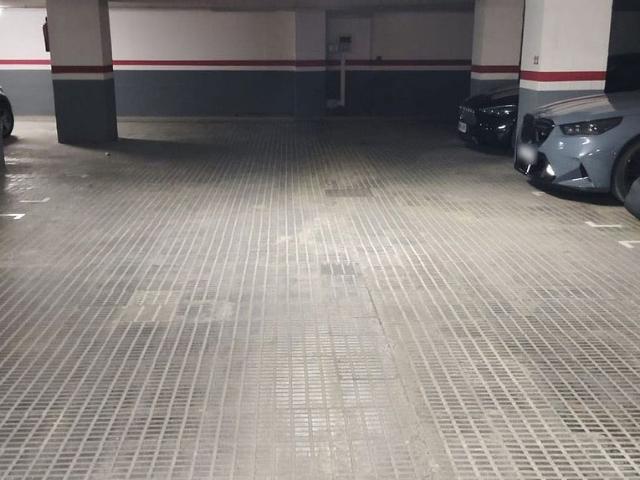 Garaje en alquiler en calle Reina Maria Cristina, Barcelona, de 4 m² por 50