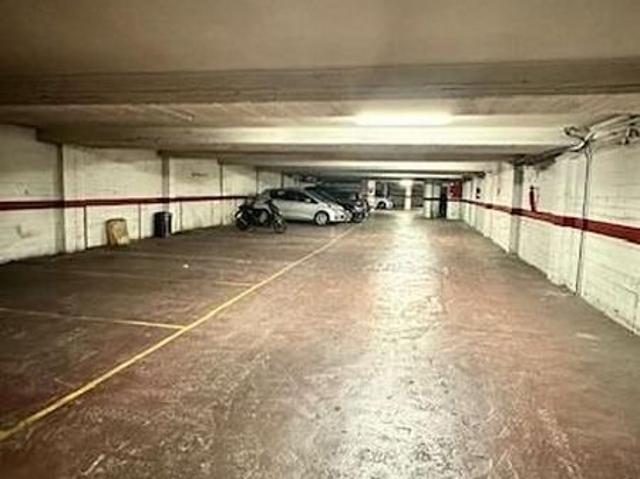 Garaje en alquiler en calle Vallcalent, Lleida, de 10 m² por 75