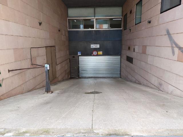 Garaje en alquiler en avenida De Francesc Macià, Sabadell, por 75