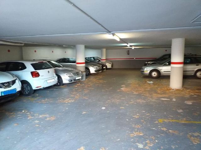 Garaje en alquiler en avenida De Frederic Rahola, Barcelona, de 8 m² por 85