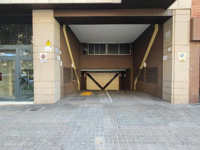 Garaje en alquiler en avenida De Roma, Barcelona, de 15 m² por 70