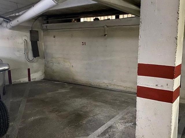 Garaje en alquiler en avenida De Sant Narcís, Girona, de 11 m² por 60