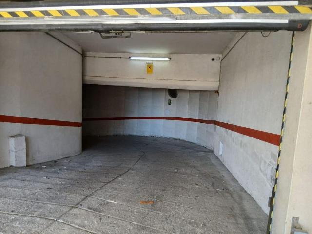 Garaje en alquiler en avenida Del Camp D'esports, Vendrell, El, de 18 m² por 65