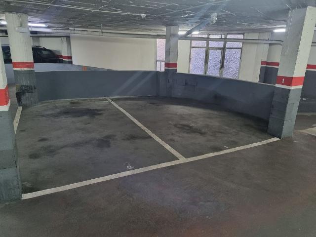 Garaje en alquiler en avenida Diagonal, Barcelona, de 10 m² por 110