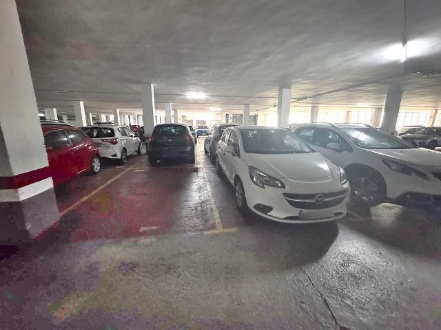 Garaje en alquiler en avenida D'isabel la Catòlica, Hospitalet de Llobregat, L´, de 7 m² por 70