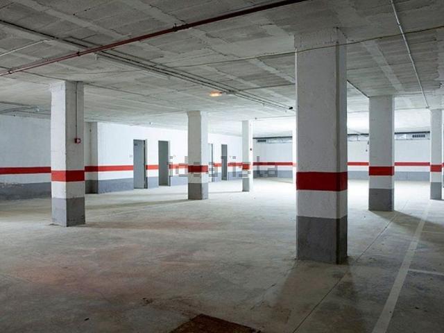 Garaje en alquiler en avenida Fontanet, Lleida, de 12 m² por 60