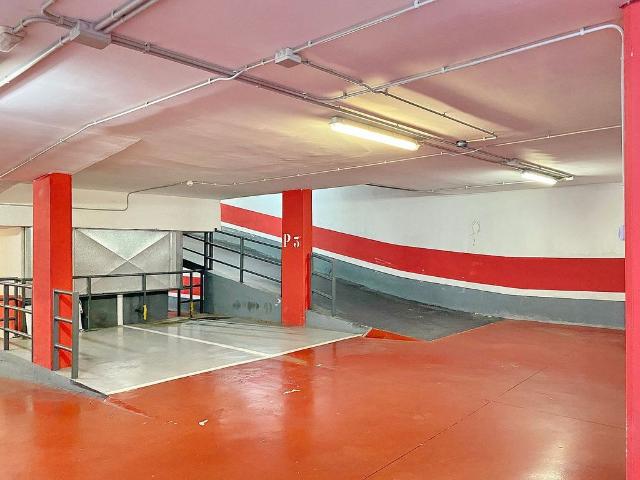 Garaje en alquiler en avenida Santa Coloma, Santa Coloma de Gramanet, de 11 m² por 100