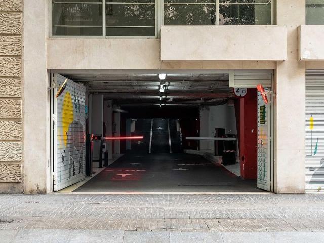 Garaje en alquiler en calle Del Comte Borrell, Barcelona, de 2 m² por 58