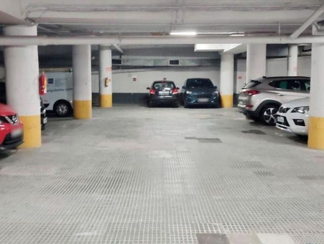 Garaje en alquiler en calle De Pàdua, Barcelona, de 9 m² por 130
