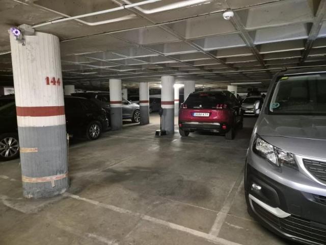 Garaje en alquiler en Barcelona, La Sagrera