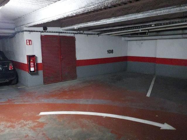 Garaje en alquiler en Girona, de 13 m² por 135