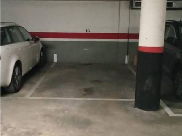 Garaje en Alquiler en Eixample Nord