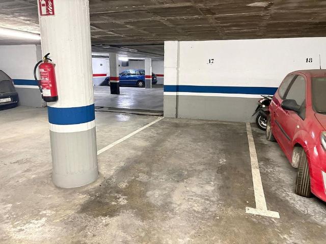 Garaje en alquiler en Figueres, de 19 m² por 75
