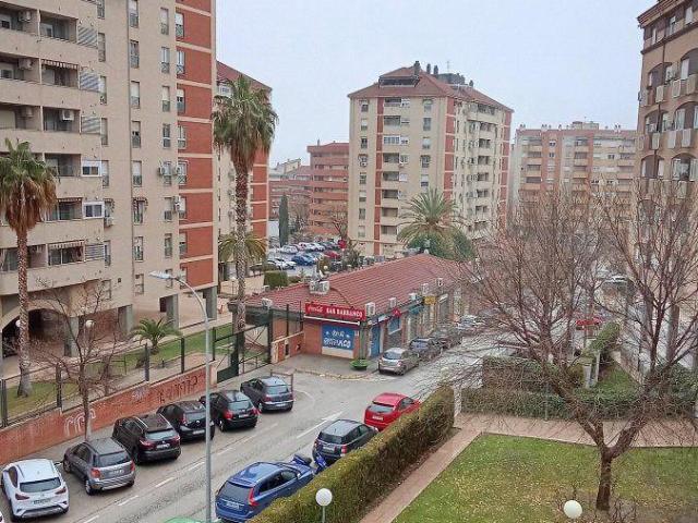 Garaje en alquiler en Jaén, Universidad