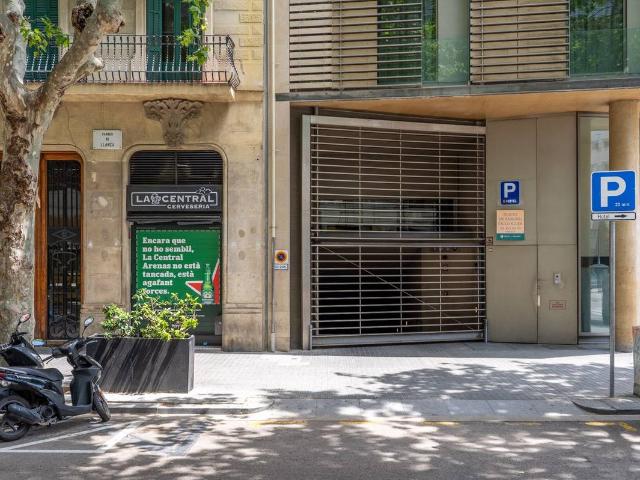 Garaje en Alquiler en La Nova Esquerra de l'Eixample