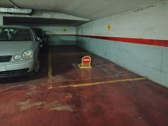 Garaje en Alquiler en Nou Eixample Sud