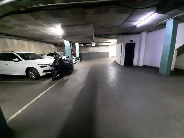 Garaje en alquiler en Sant Boi de Llobregat, de 10 m² por 85