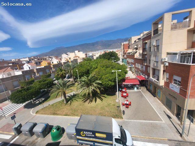 Garaje en Alquiler en Santa maria del aguila, Almería
