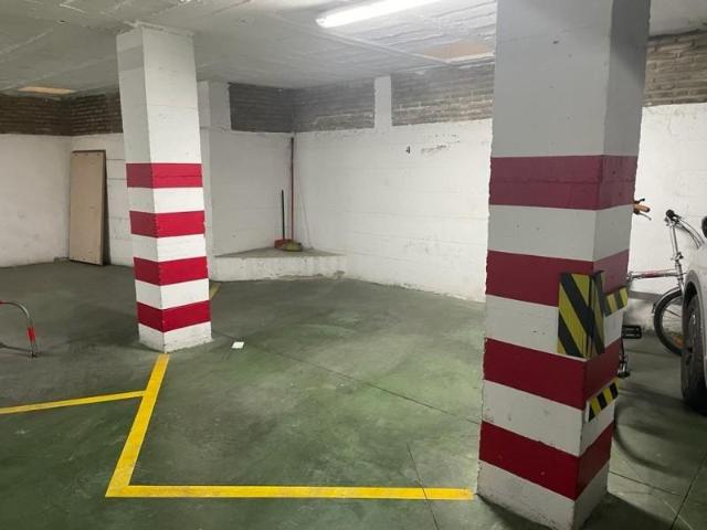 Garaje en alquiler en Sevilla, Arenal Museo