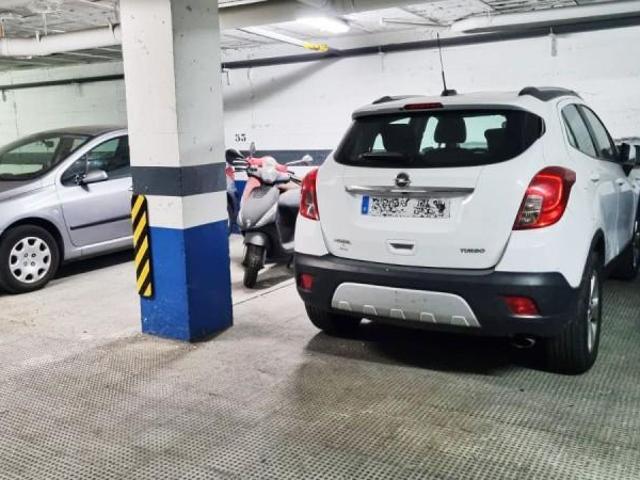 Garaje en alquiler en Sevilla, Nervión Calle Luis Montoto