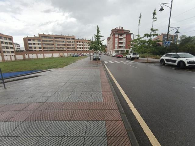 Garaje en alquiler en Siero, Lugones