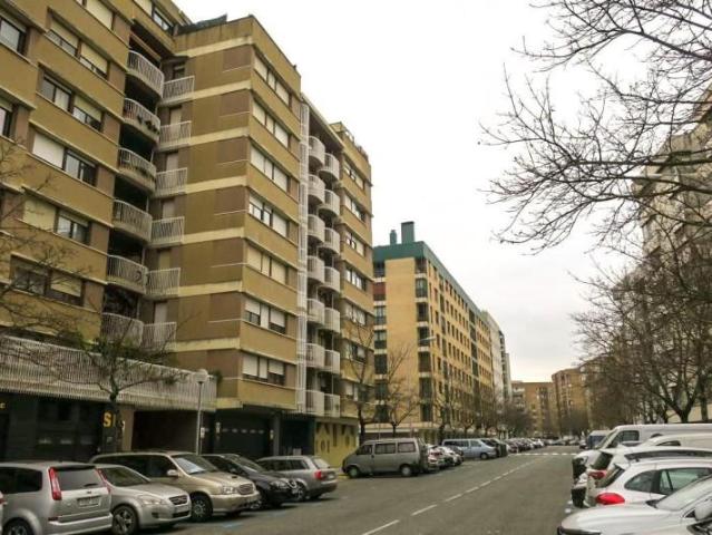 Garaje en alquiler en Pamplona, Iturrama