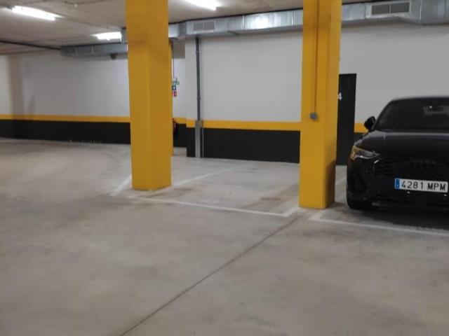 Garaje en alquiler en Pamplona, Lezkairu
