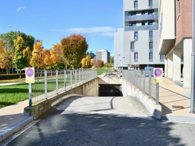 Garaje en alquiler en Pamplona, Ripagaina