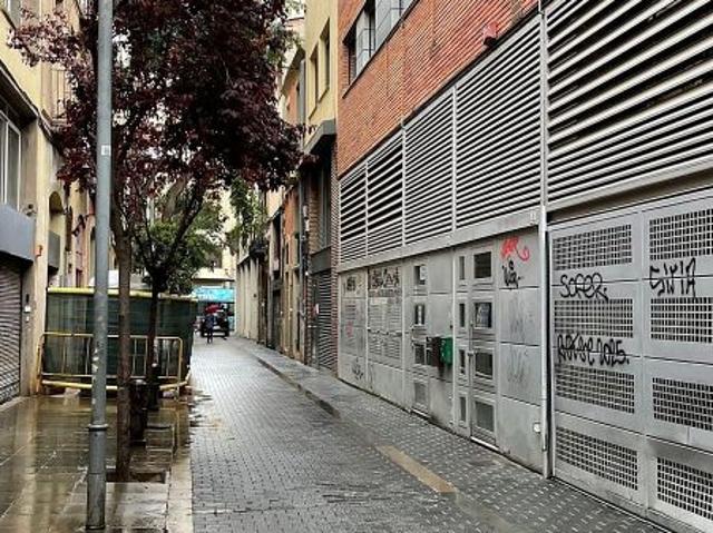 Garaje en alquiler en pasaje De Gaiolà, Barcelona, de 10 m² por 120