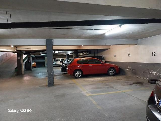 Garaje en alquiler en pasaje De Puigmadrona, Barcelona, por 100