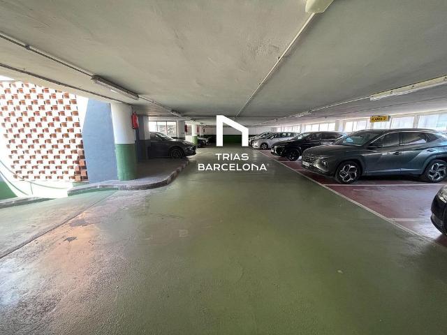 Garaje en alquiler en pasaje Dels Camps Elisis, Barcelona, de 12 m² por 140